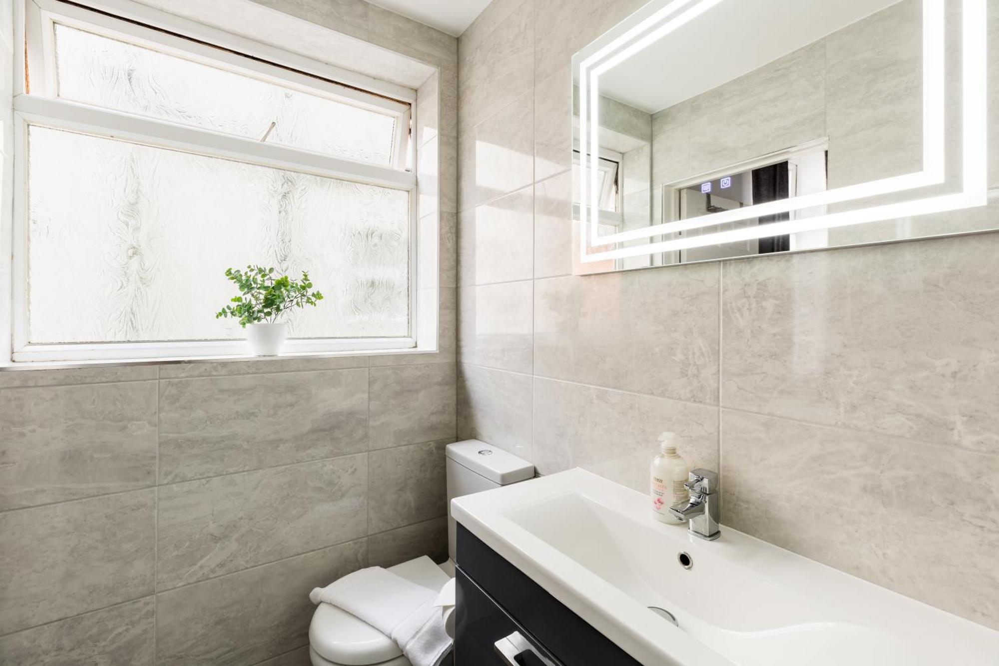 1-Bedroom Apartment In Leamington Spa With Free Parking Dış mekan fotoğraf